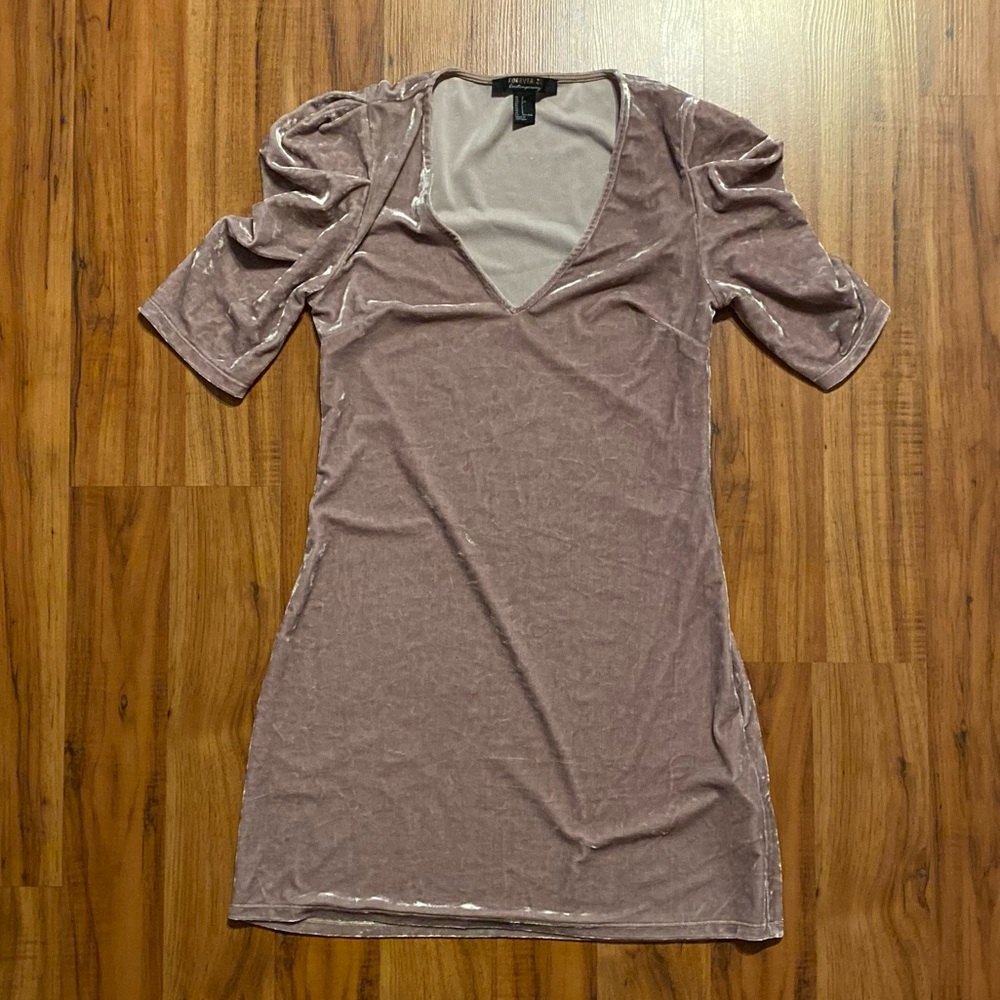 🌹HOST PICK🌹Forever 21 Pink Rose Crushed Velvet Puff Sleeve Deep V Neck Dress